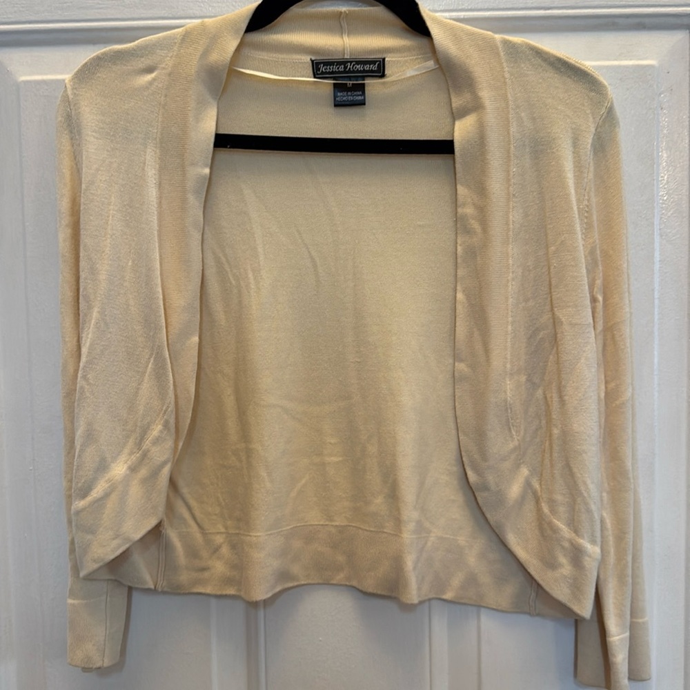 4/$25 Jessica Howard Cream Shrug Cardigan Mediumj